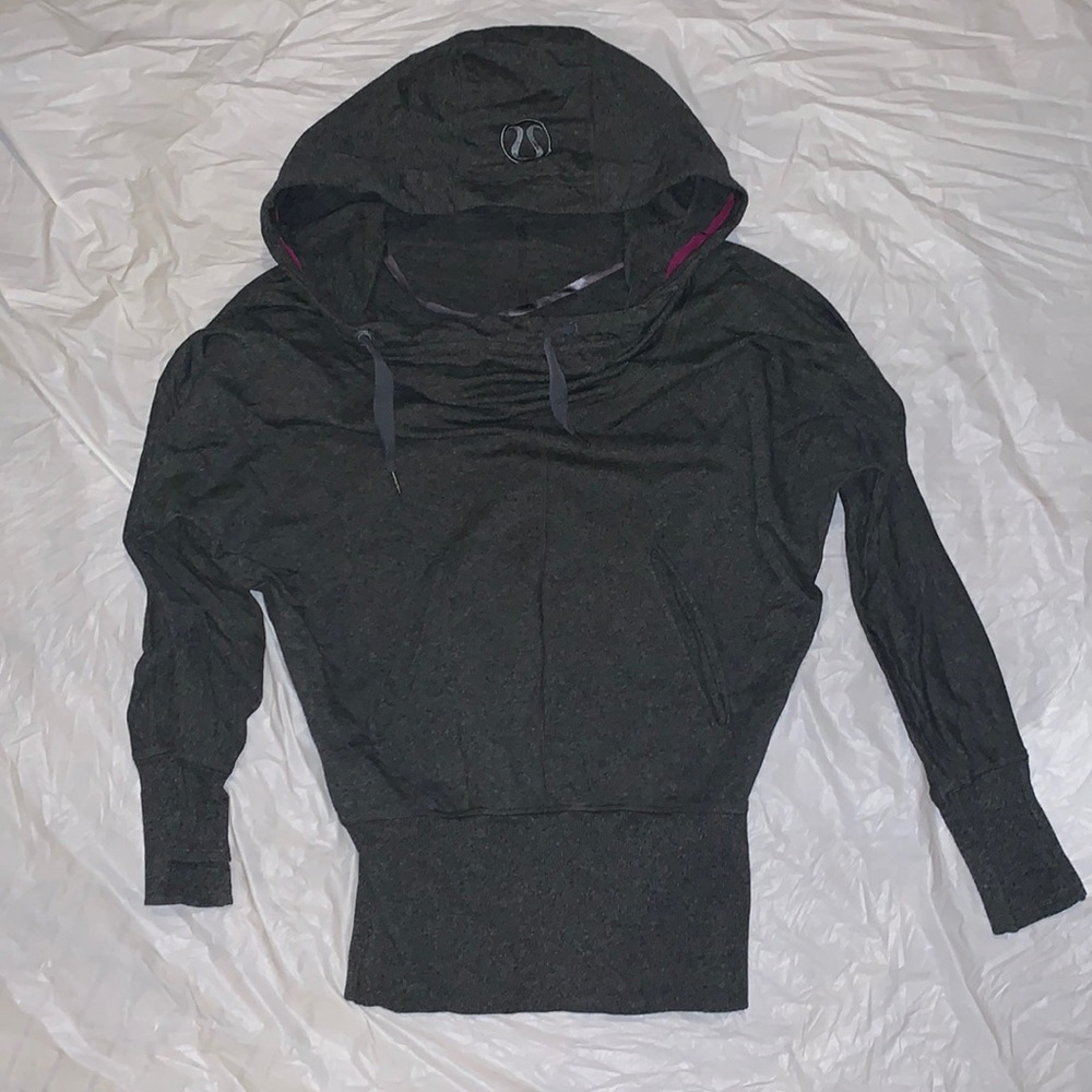 Lululemon Pullover size 6